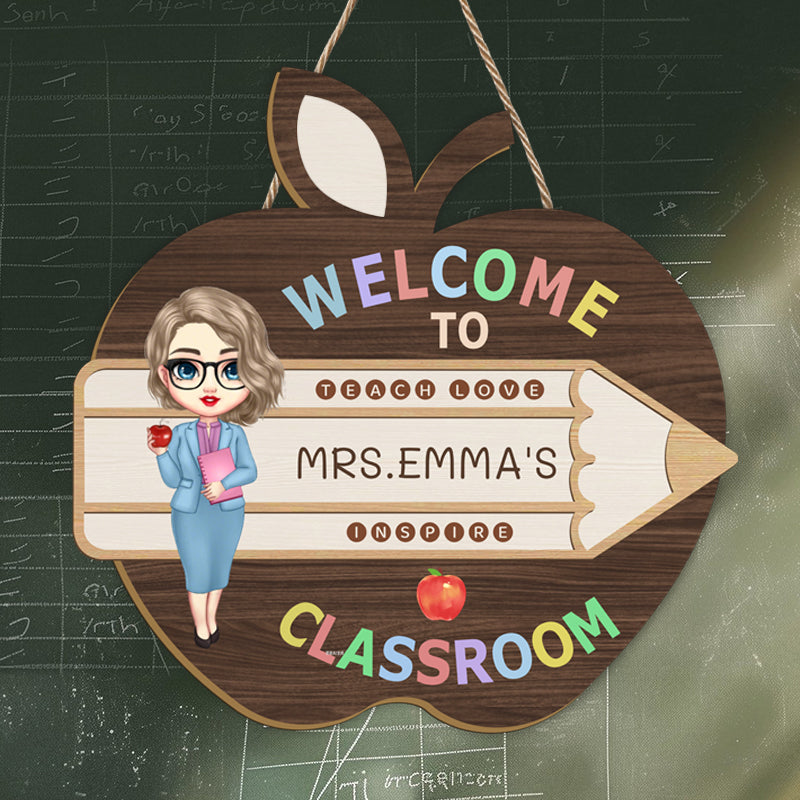 Custom “Welcome to Classroom” Apple-Shaped Wooden Sign – Personalized Teacher Character & Name – Back to School or Teacher Gift