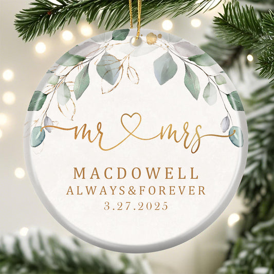 Personalized Mr ❥ Mrs Wedding Ornament – Custom Ceramic Keepsake with Last Name & Date – Gift for Newlyweds, Spouse, or Anniversary Couple
