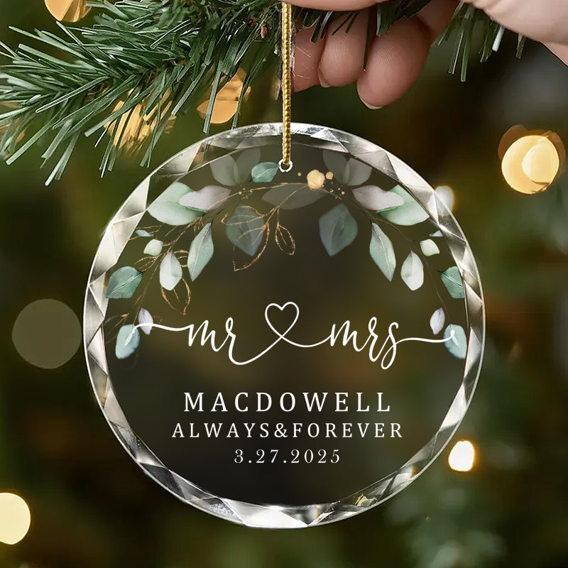 Personalized Mr ❥ Mrs Wedding Ornament – Custom Glass Keepsake with Last Name & Date – Gift for Newlyweds, Spouse, or Anniversary Couple