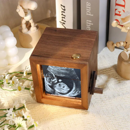 Personalized Flipbook Photo Box – Custom Wooden Keepsake for 8 or 16 Photos – Gift for New Parents or Baby Shower