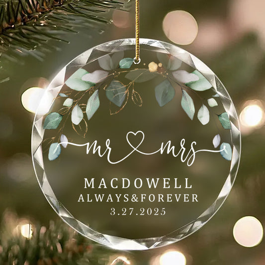 Personalized Mr ❥ Mrs Wedding Ornament – Custom Glass Keepsake with Last Name & Date – Gift for Newlyweds, Spouse, or Anniversary Couple