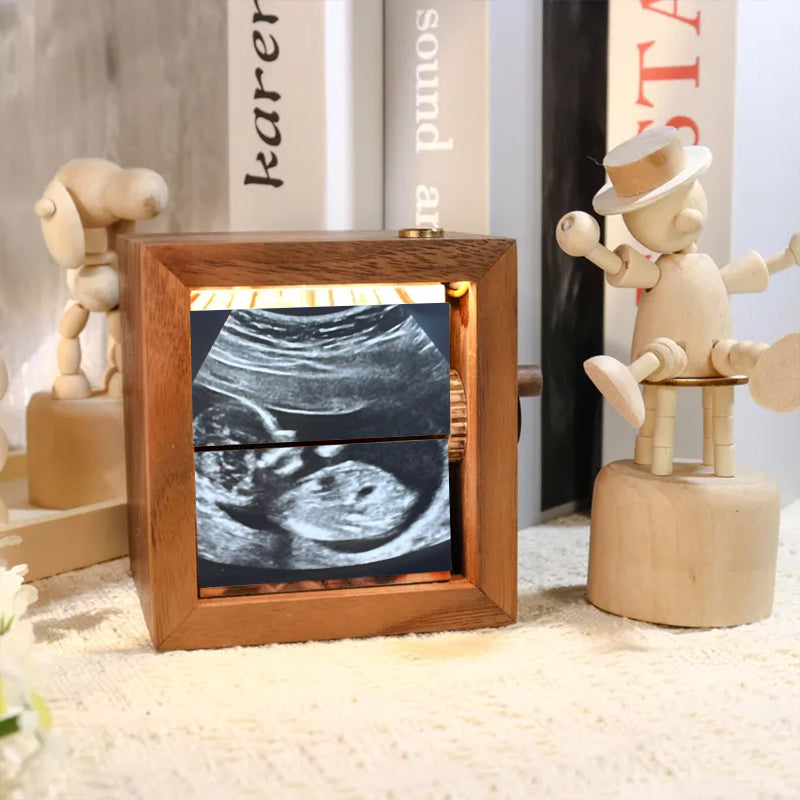 Personalized Flipbook Photo Box – Custom Wooden Keepsake for 8 or 16 Photos – Gift for New Parents or Baby Shower