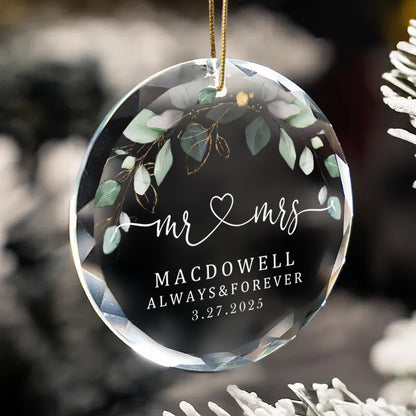 Personalized Mr ❥ Mrs Wedding Ornament – Custom Glass Keepsake with Last Name & Date – Gift for Newlyweds, Spouse, or Anniversary Couple